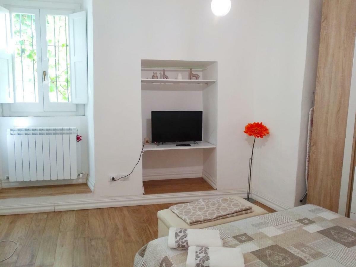 Ai Barutoli Apartment